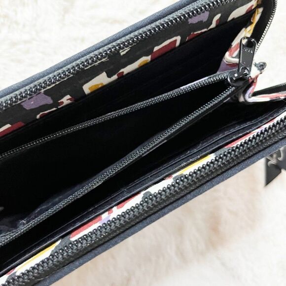 Vera Bradley Painted Feathers Retired Pattern Zip Around Wallet NWOT - Picture 11 of 13